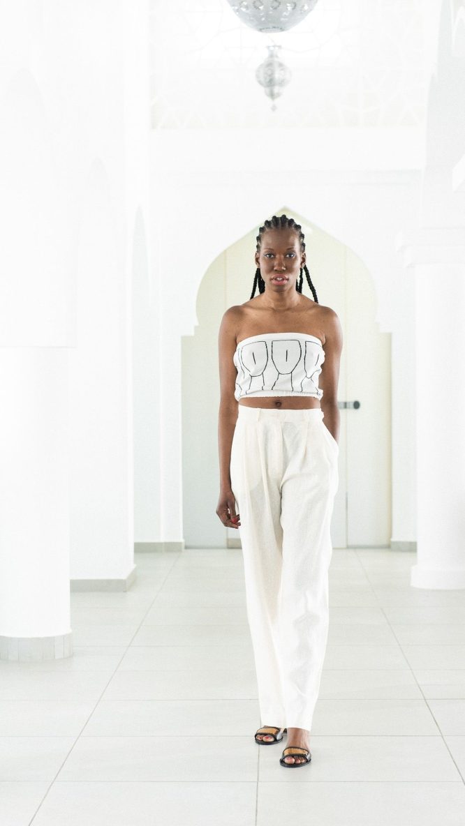 AMP_6117 Strapless Figures White