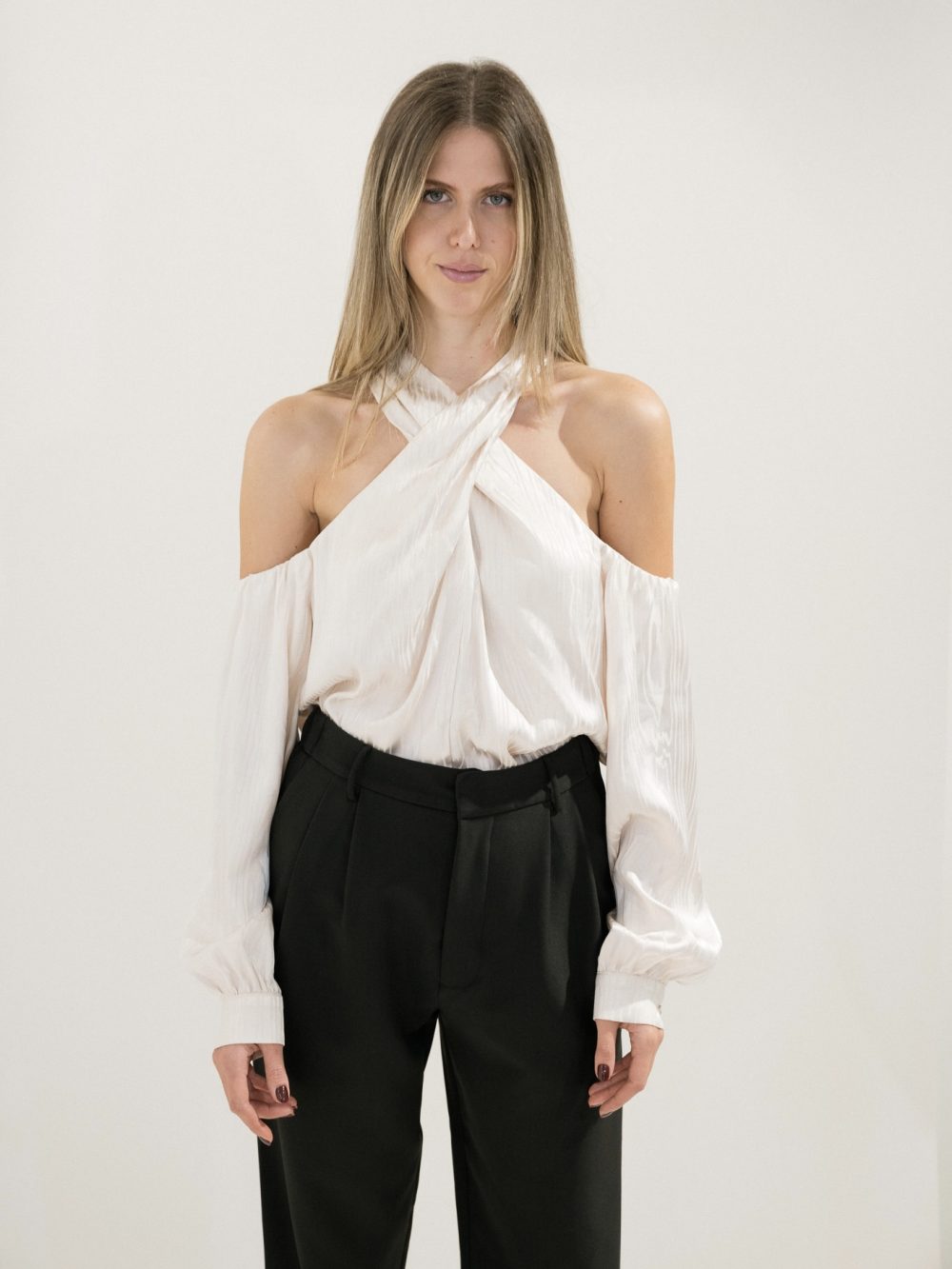 Creme Top With Cut Out