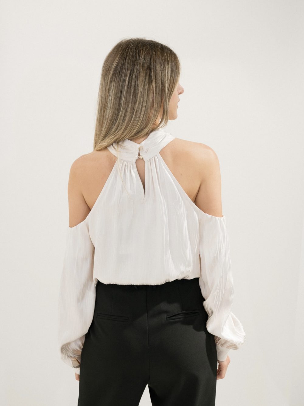 Creme Top With Cut Out