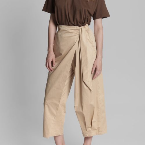 I am Bold Crop Tee Black