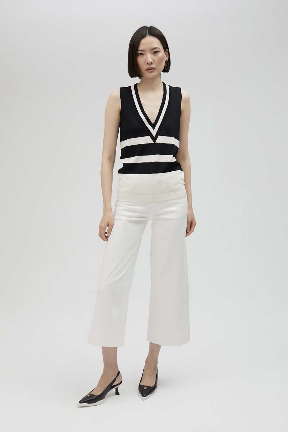 Black & White knit top