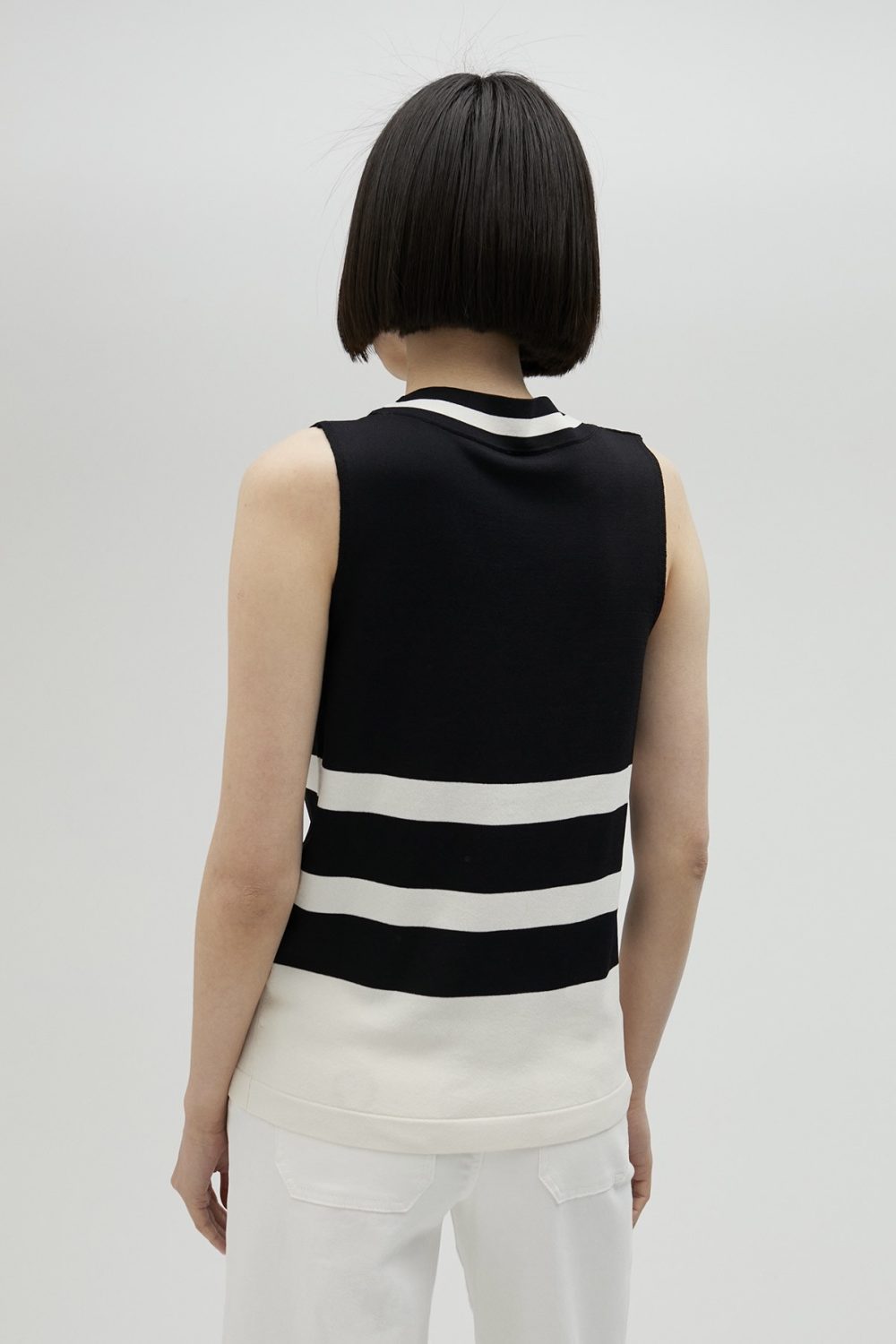 Black & White knit top