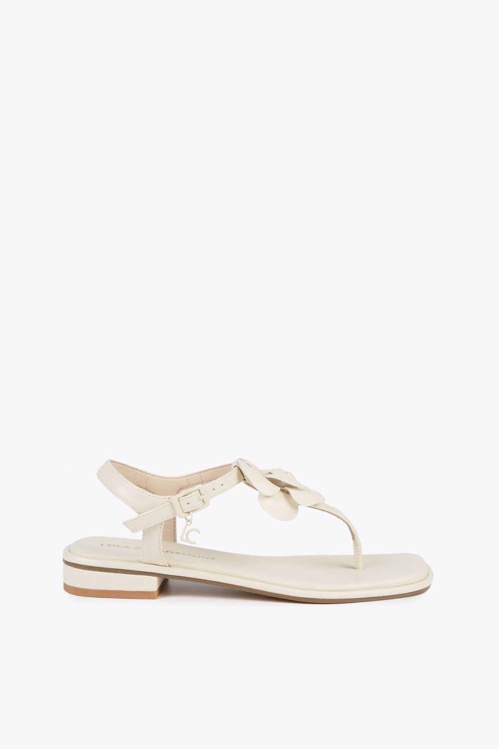 Ecru Sandals with Toe Dividers and Flower Detail