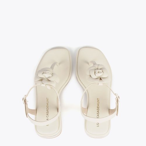 Ecru Sandals with Toe Dividers and Flower Detail