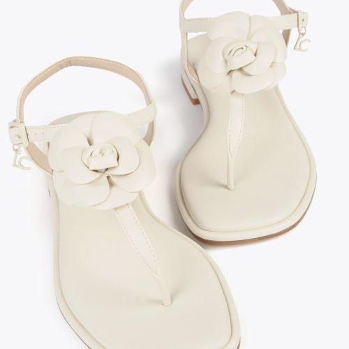 Ecru Sandals with Toe Dividers and Flower Detail