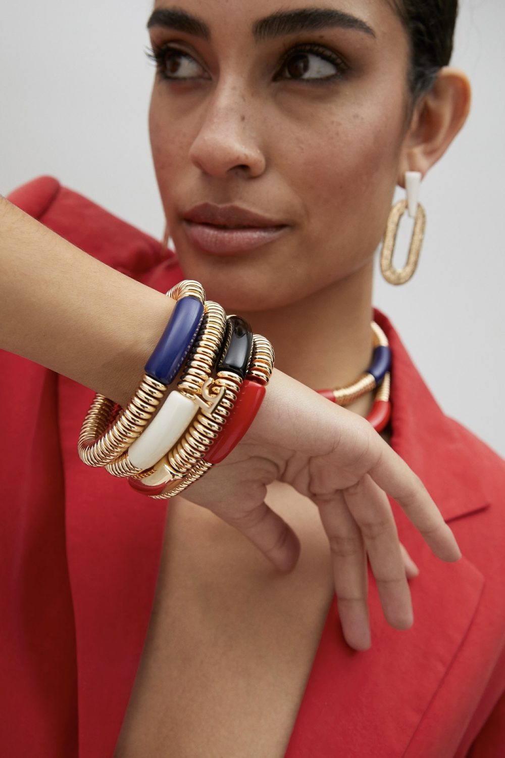 Pack of Bracelets with Colored Acrylic Pieces