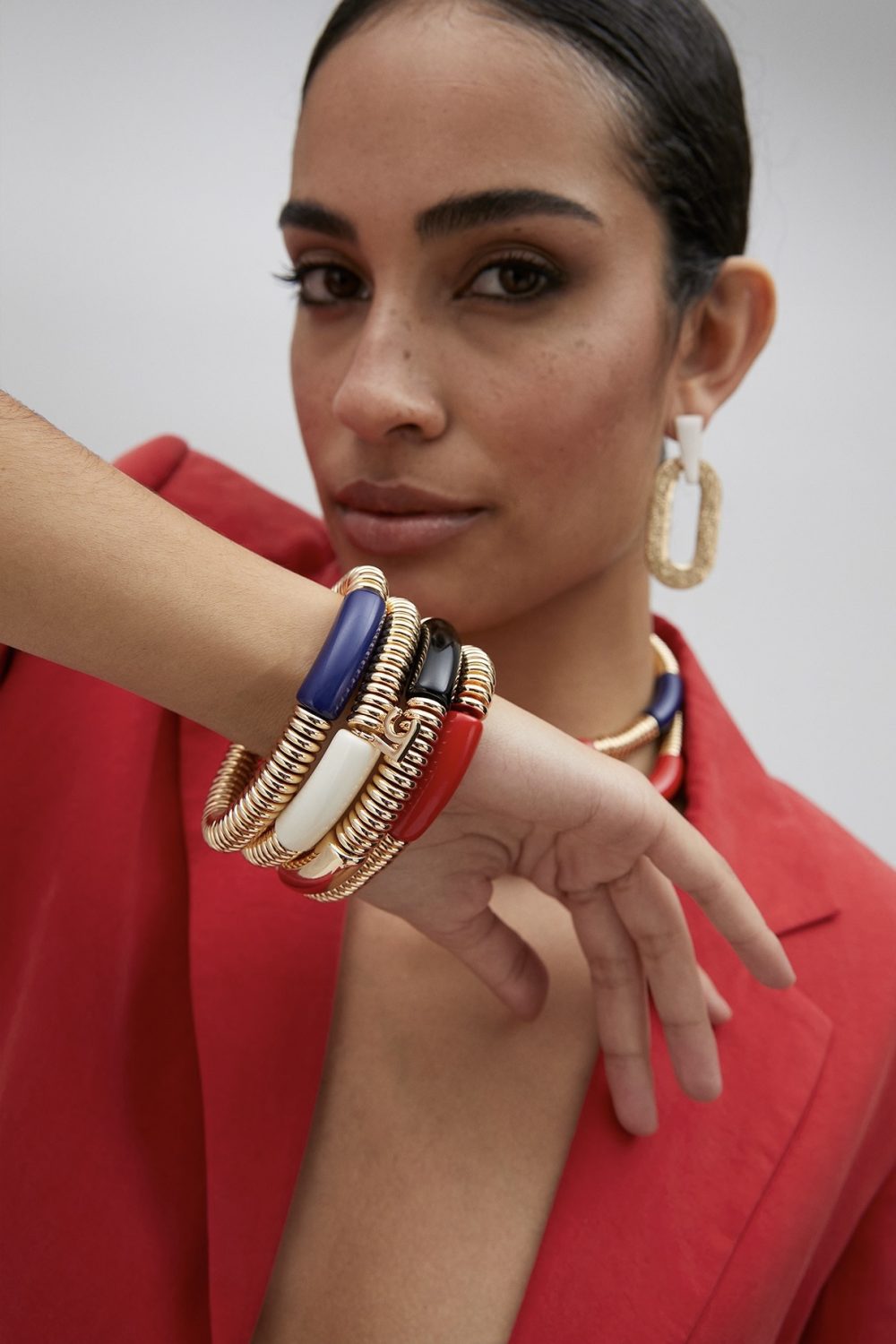 Pack of Bracelets with Colored Acrylic Pieces