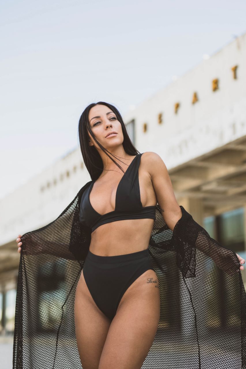 εικόνα_Viber_2021-08-04_11-46-22-505 Black Deep Band Plunge